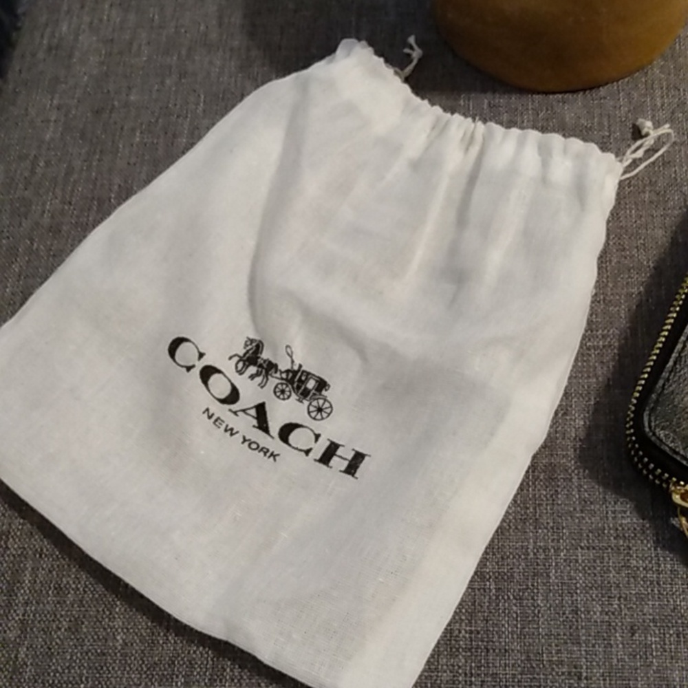 NWT Coach Corner Zip Wristlet W/Horse And Carriage Print - Picture 7 of 7